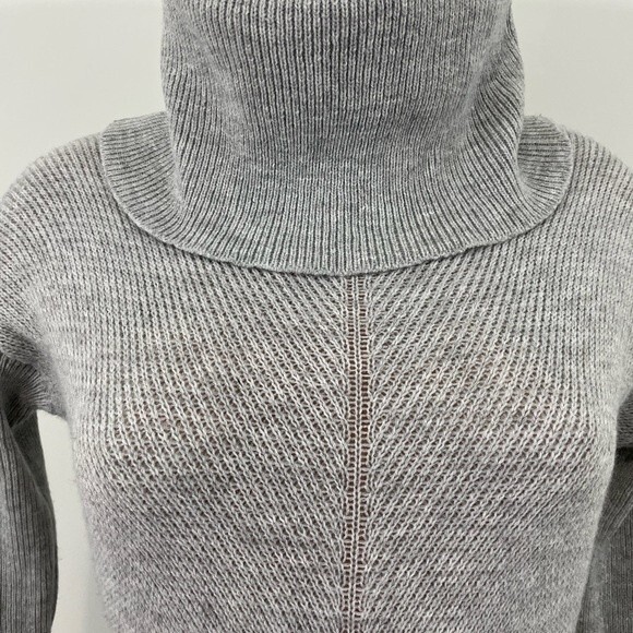 NWT Lulus Tea Reader Light Grey Sweater Dress Size XS - Picture 3 of 8